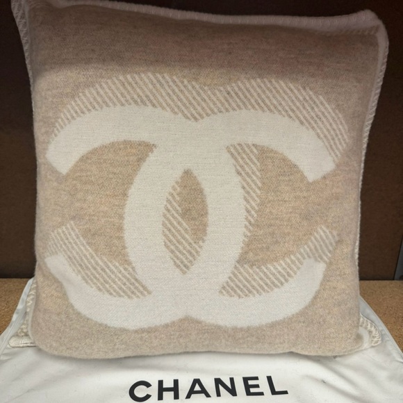 NWT Chanel Wool/Cashmere Pillow Ivory/Beige - Picture 2 of 6